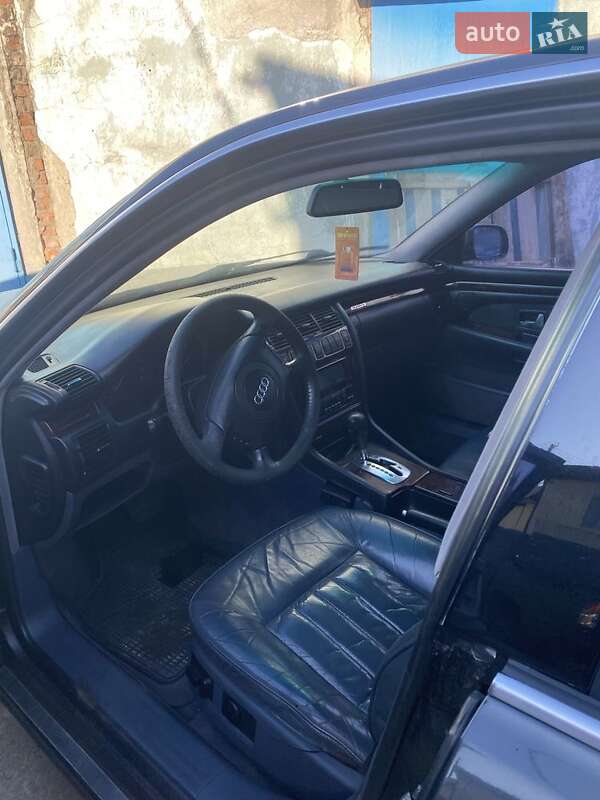 Седан Audi A8 1998 в Синельниково