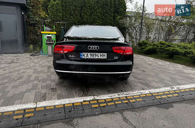 Седан Audi A8 2011 в 