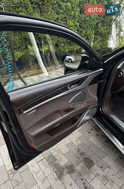 Седан Audi A8 2011 в 