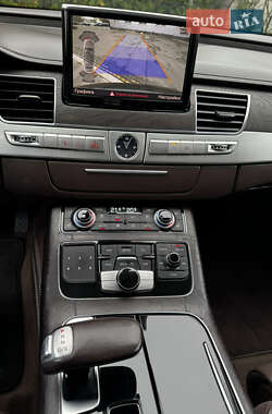 Седан Audi A8 2011 в 