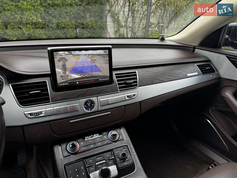 Седан Audi A8 2011 в Києві