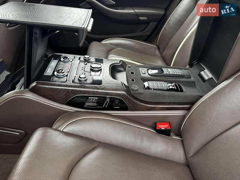 Седан Audi A8 2011 в Києві