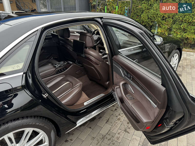 Седан Audi A8 2011 в Києві