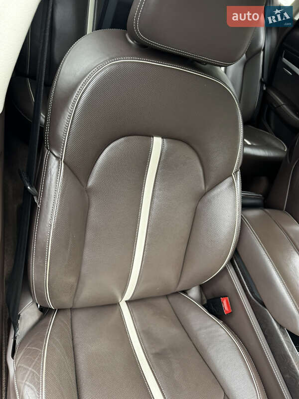 Седан Audi A8 2011 в Києві