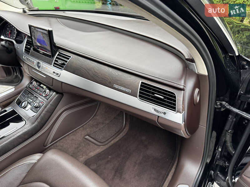 Седан Audi A8 2011 в Києві