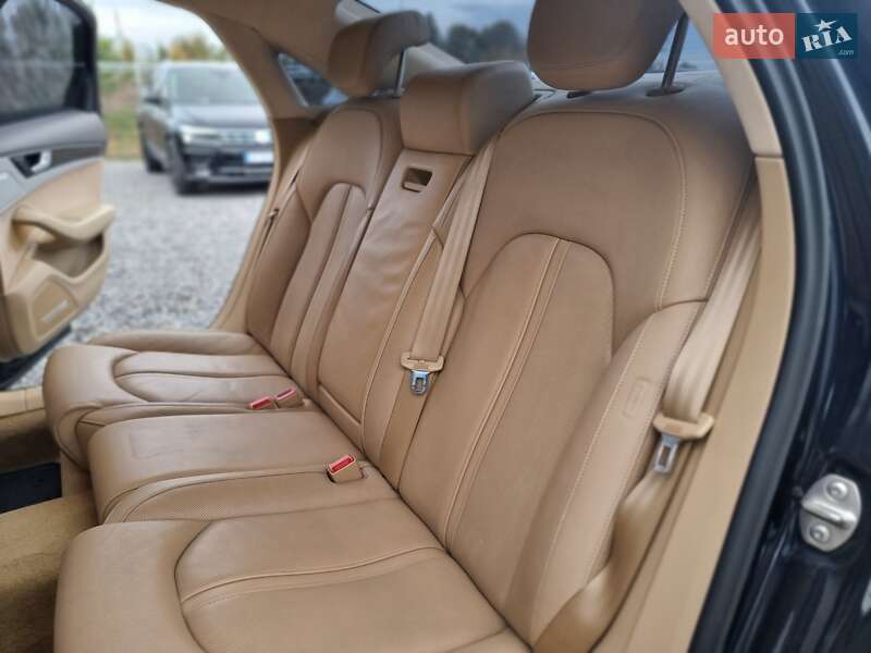 Седан Audi A8 2014 в Києві