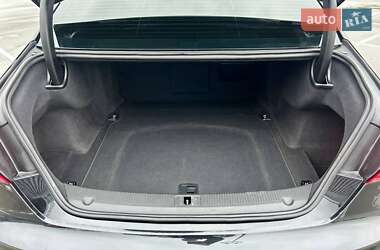 Седан Audi A8 2014 в 