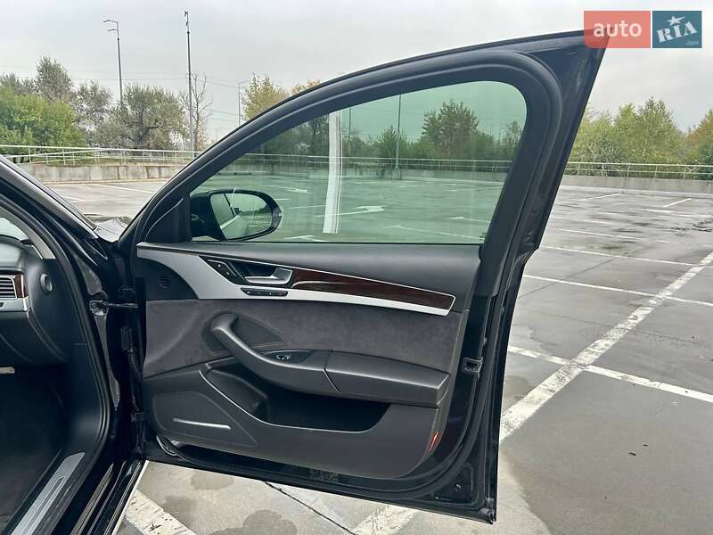 Седан Audi A8 2014 в Киеве