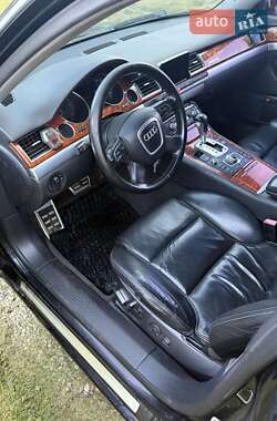 Седан Audi A8 2002 в 