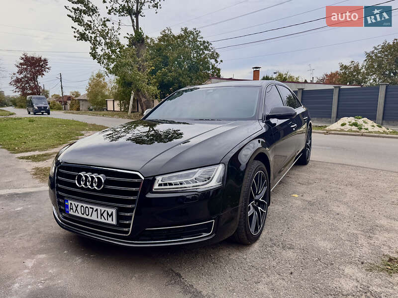 Седан Audi A8 2017 в Харкові