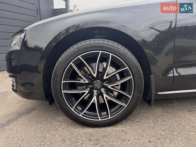 Седан Audi A8 2017 в Харкові