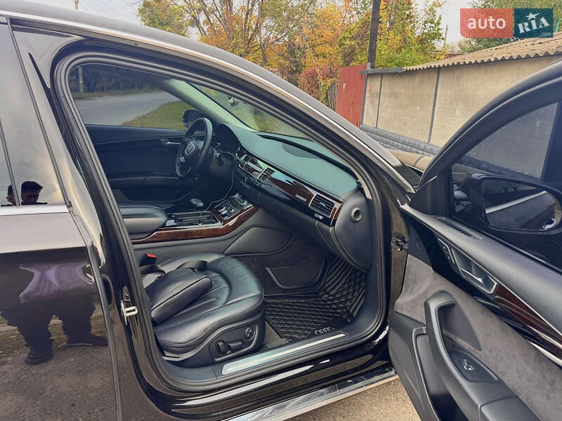 Седан Audi A8 2017 в Харкові