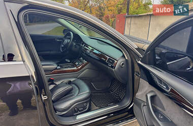Седан Audi A8 2017 в 