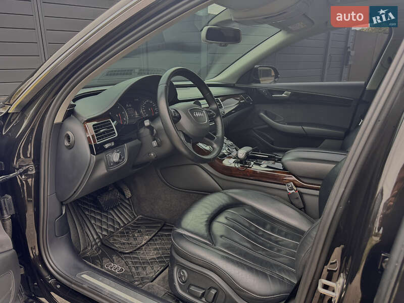 Седан Audi A8 2017 в Харкові