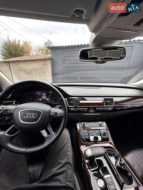 Седан Audi A8 2017 в Харкові
