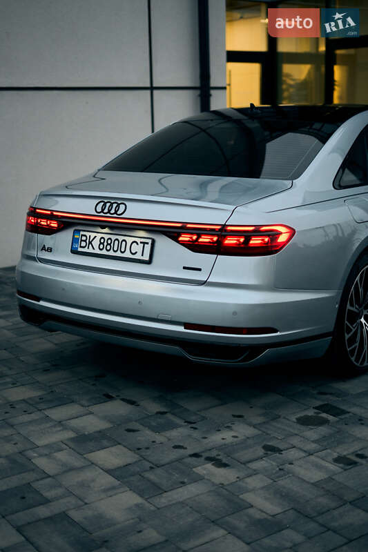 Седан Audi A8 2019 в Ровно