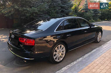Седан Audi A8 2011 в 
