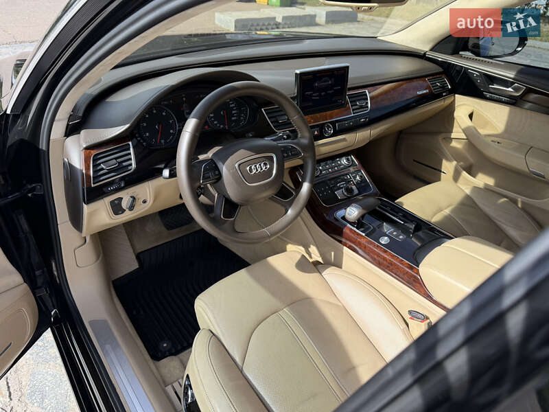 Седан Audi A8 2013 в Киеве