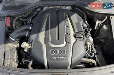 Седан Audi A8 2013 в 