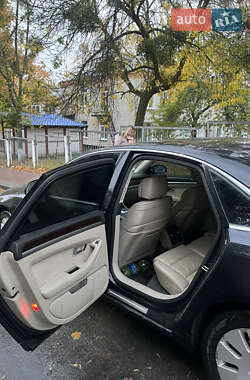 Седан Audi A8 2008 в 