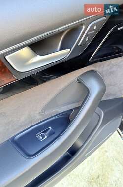 Седан Audi A8 2012 в 