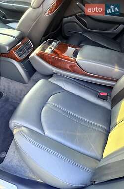 Седан Audi A8 2012 в 