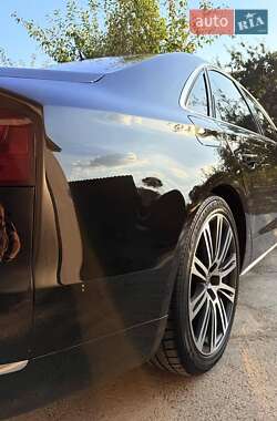 Седан Audi A8 2012 в 