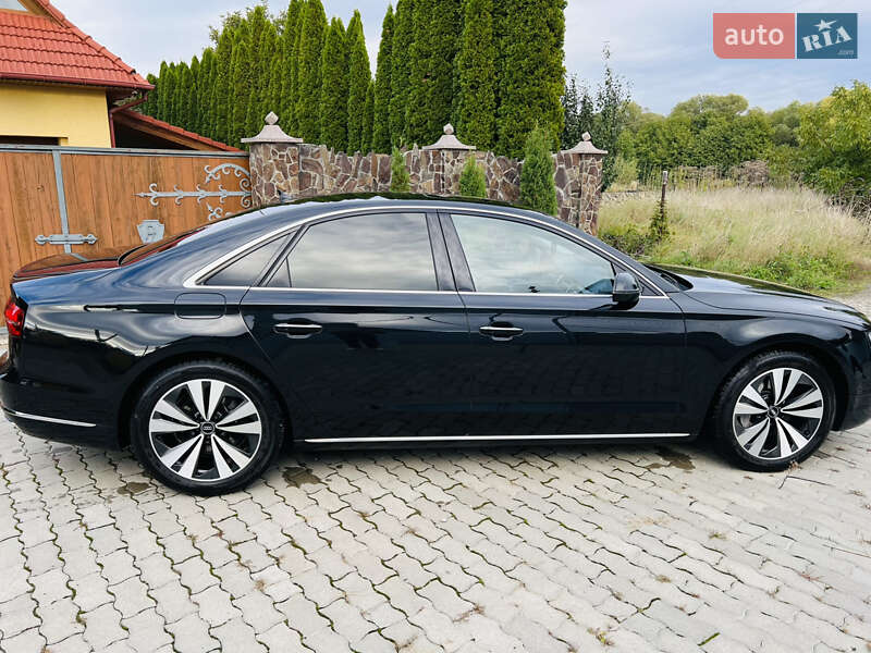Седан Audi A8 2014 в Надвірній