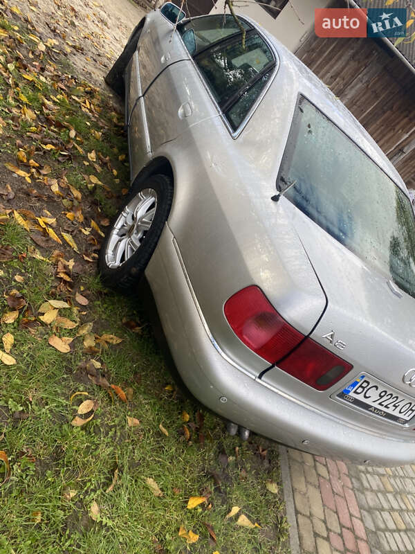 Седан Audi A8 2001 в Львові