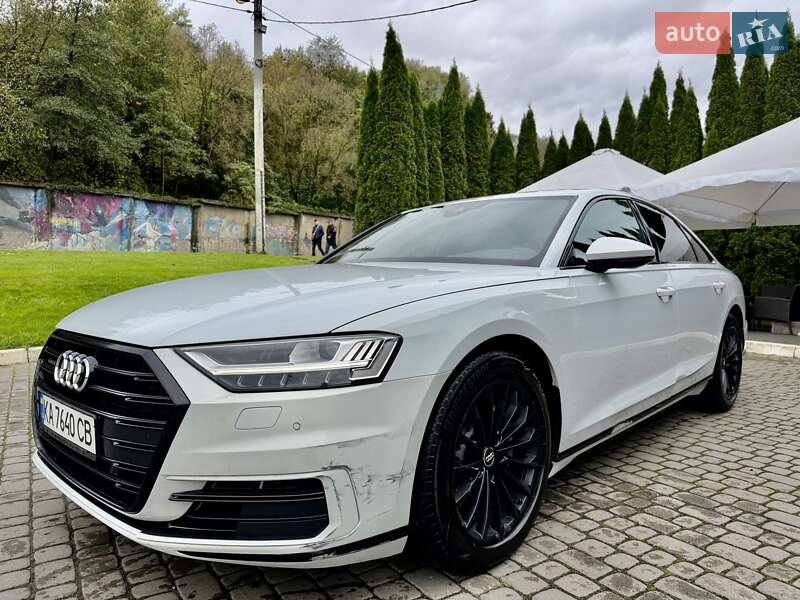 Седан Audi A8 2018 в Львове