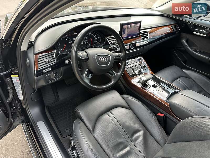 Седан Audi A8 2013 в Киеве