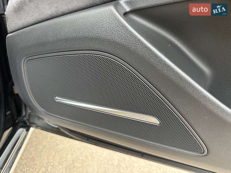 Седан Audi A8 2013 в Киеве