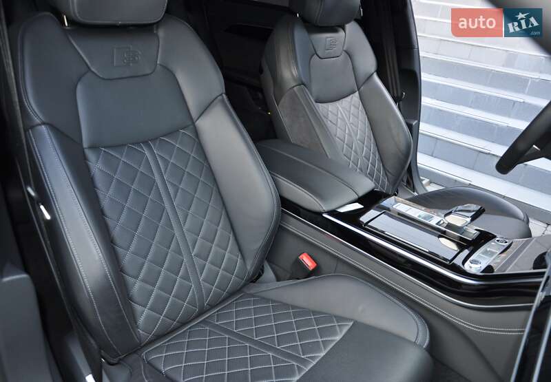 Седан Audi A8 2023 в Одессе