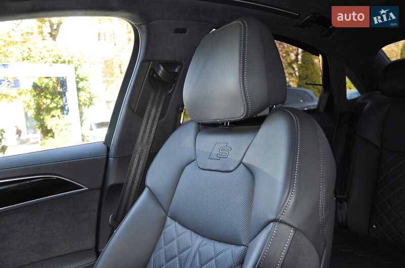 Седан Audi A8 2023 в Одессе