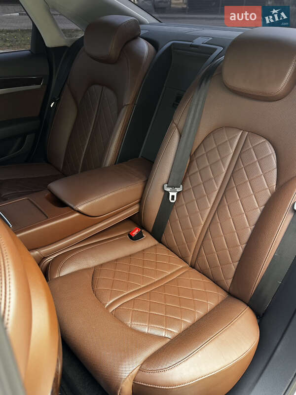 Седан Audi A8 2014 в Запорожье