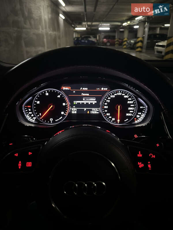 Седан Audi A8 2017 в Києві