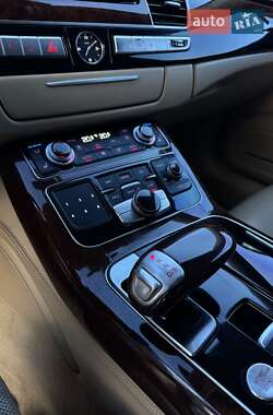 Седан Audi A8 2011 в 