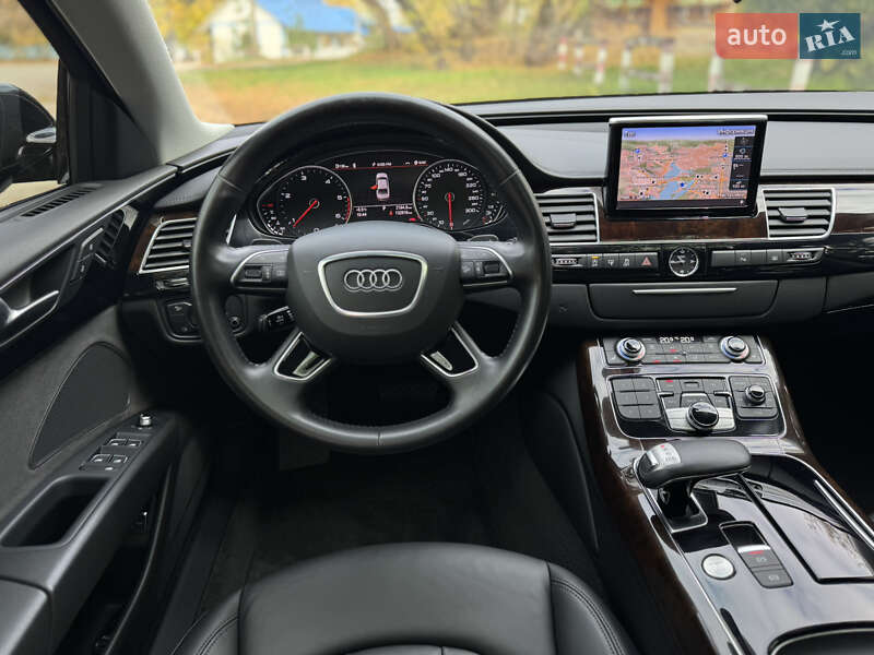 Седан Audi A8 2017 в Харькове