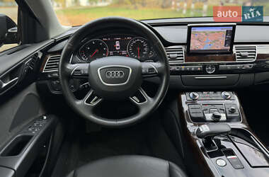 Седан Audi A8 2017 в 