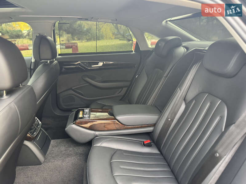 Седан Audi A8 2017 в Харькове