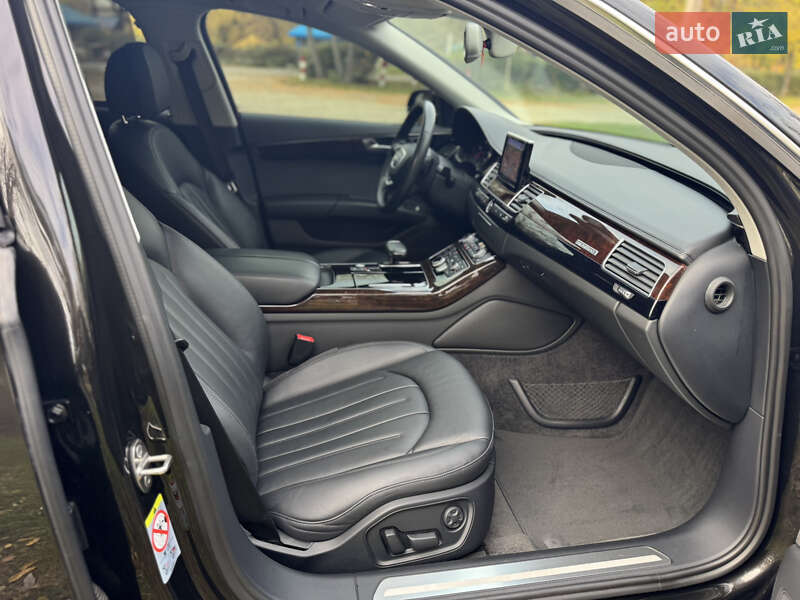 Седан Audi A8 2017 в Харькове