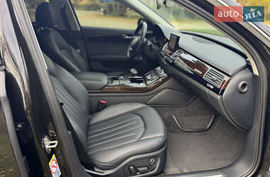 Седан Audi A8 2017 в 