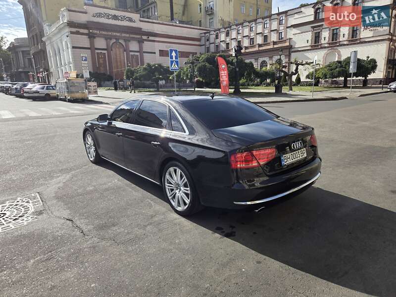 Седан Audi A8 2013 в Одессе