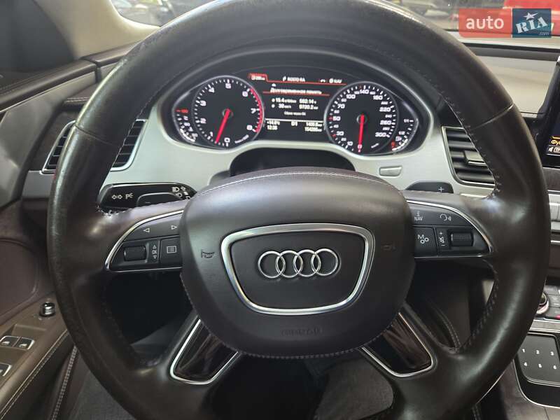 Седан Audi A8 2013 в Одессе