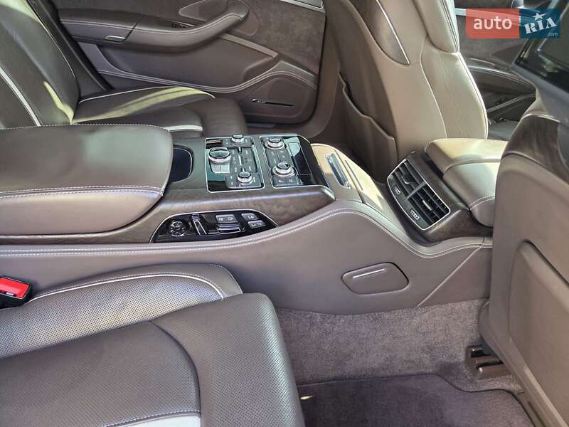 Седан Audi A8 2013 в Одессе