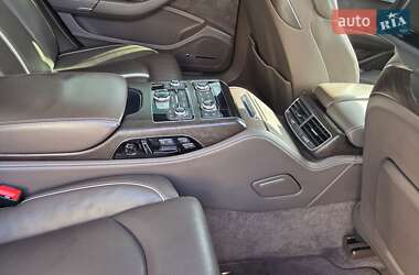 Седан Audi A8 2013 в 