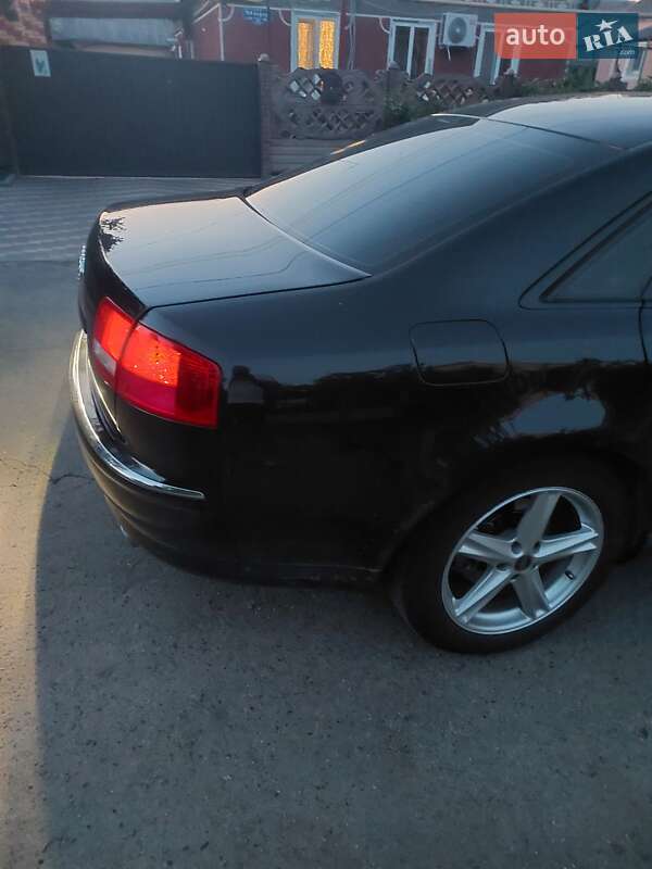Седан Audi A8 2007 в П'ятихатках