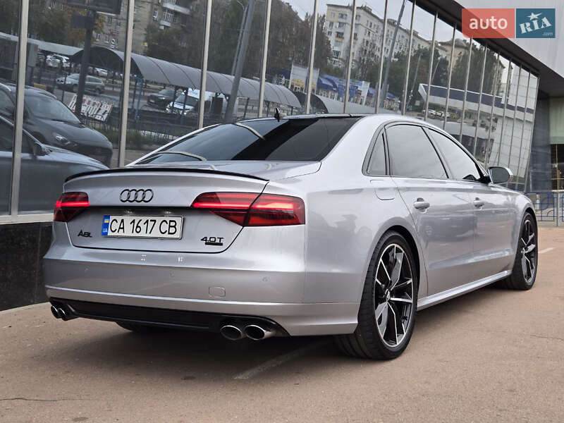 Седан Audi A8 2017 в Киеве