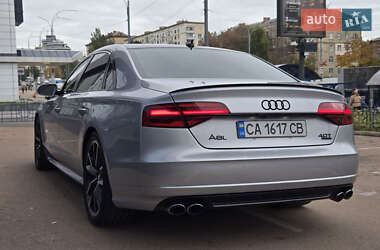 Седан Audi A8 2017 в 