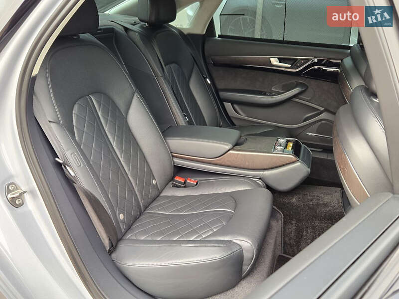 Седан Audi A8 2017 в Киеве